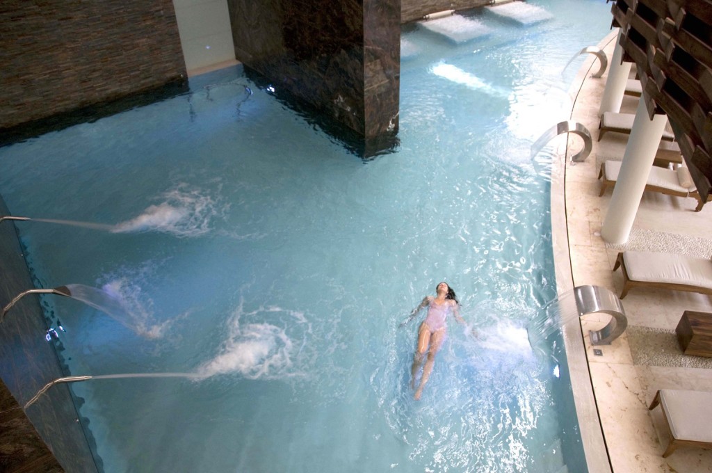 Grand Velas Spa Pool LR